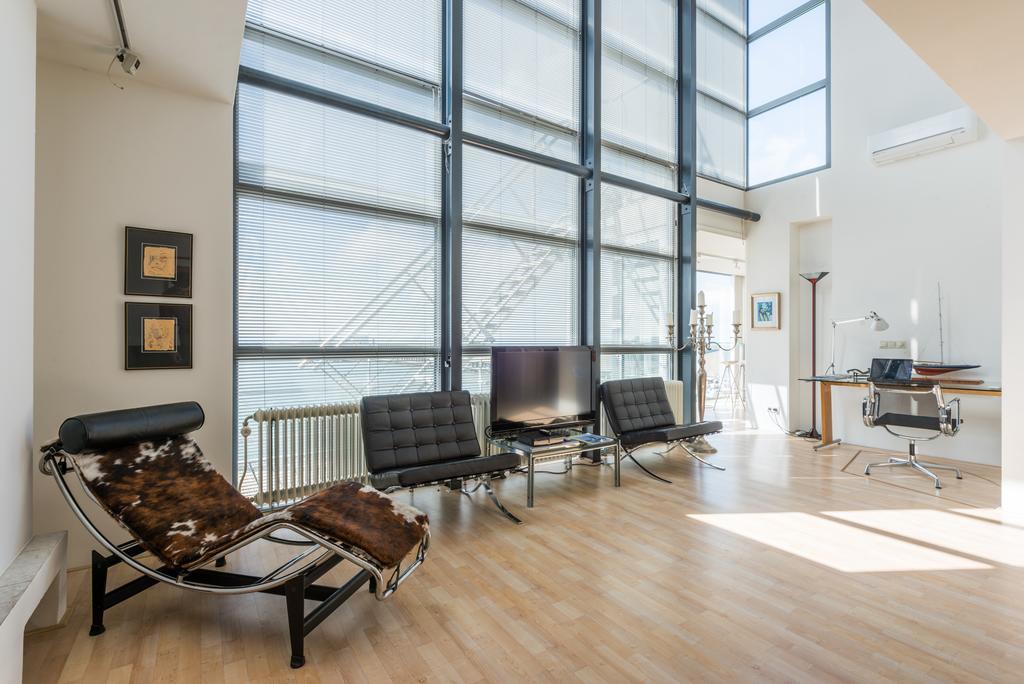 Harbor View Penthouse Apartment *