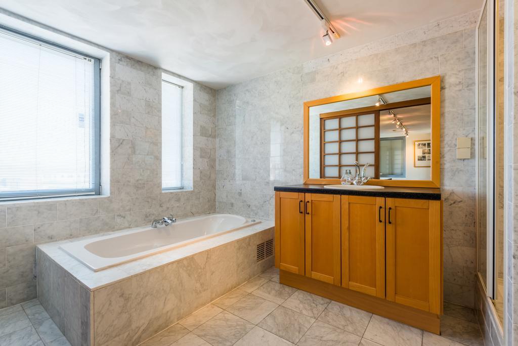 Harbor View Penthouse Apartment